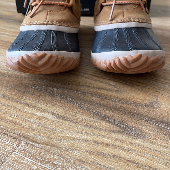 Sorel Out N’ About Duck Boot in Elk NWT - Picture 4 of 12